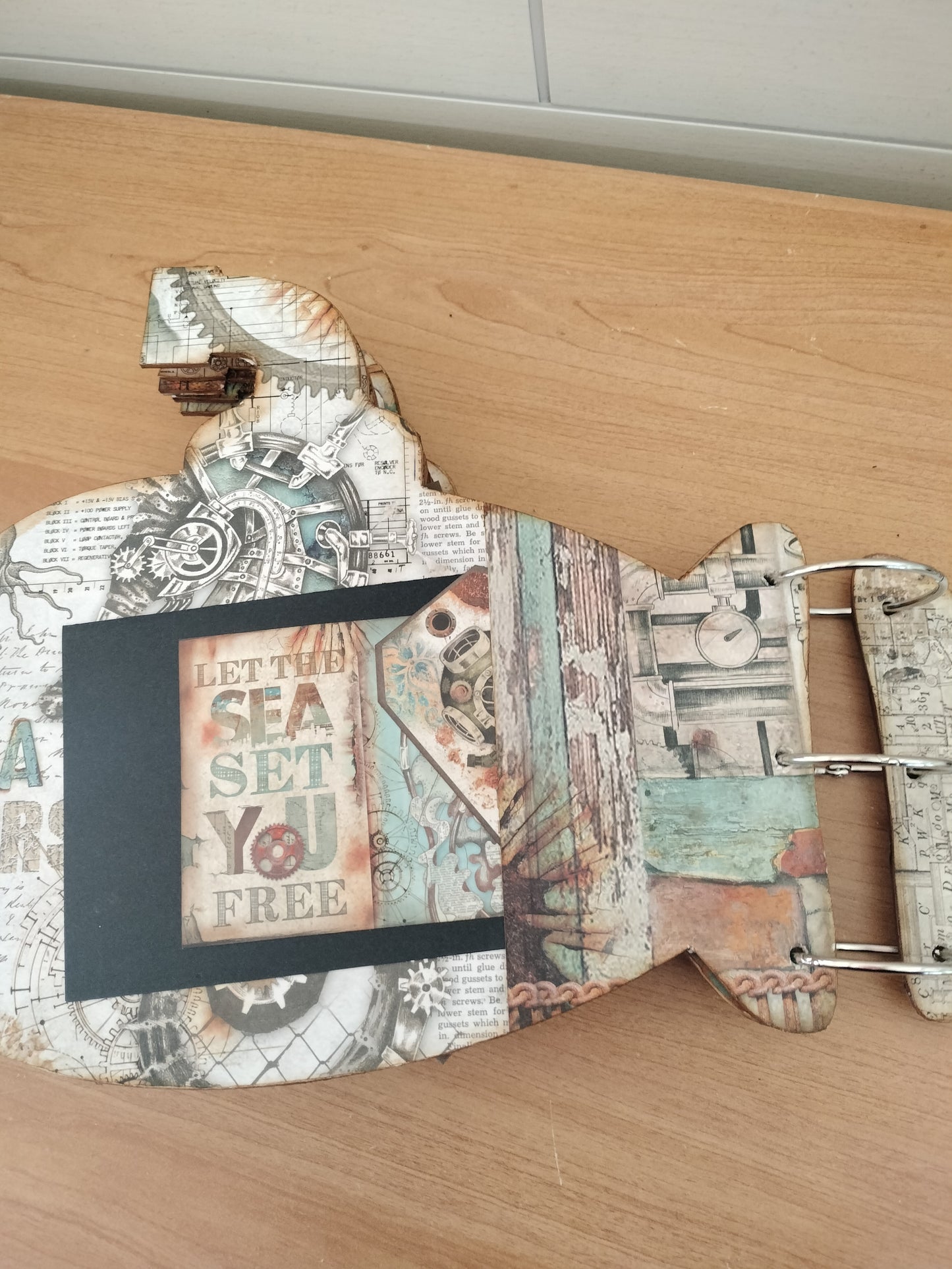 Album photos sous marin steampunk